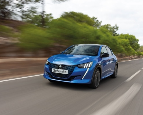 Den PEUGEOT e-208 ab 229 €¹ mtl. finanzieren 1 Den PEUGEOT e-208 ab 229 €¹ mtl. finanzieren 1