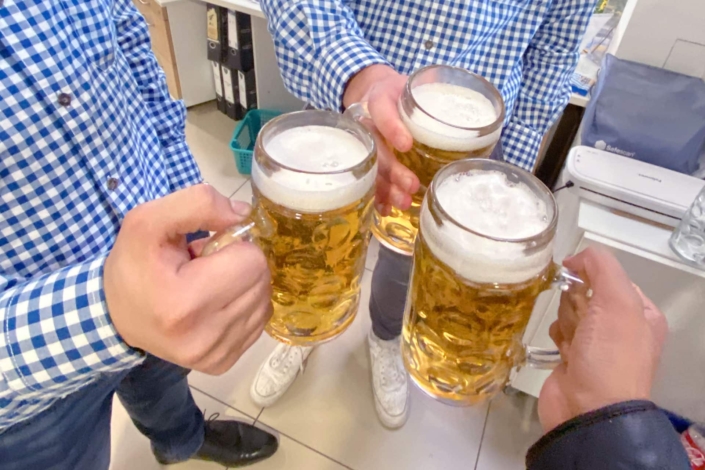 Oktoberfest 2023 - Maßkrug stemmen