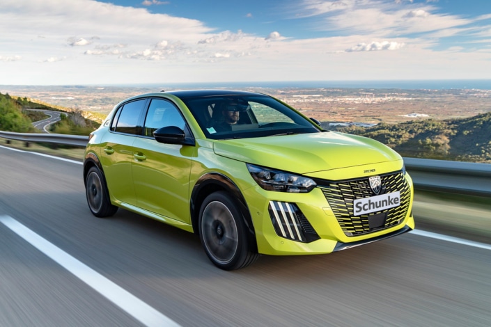 PEUGEOT e-208